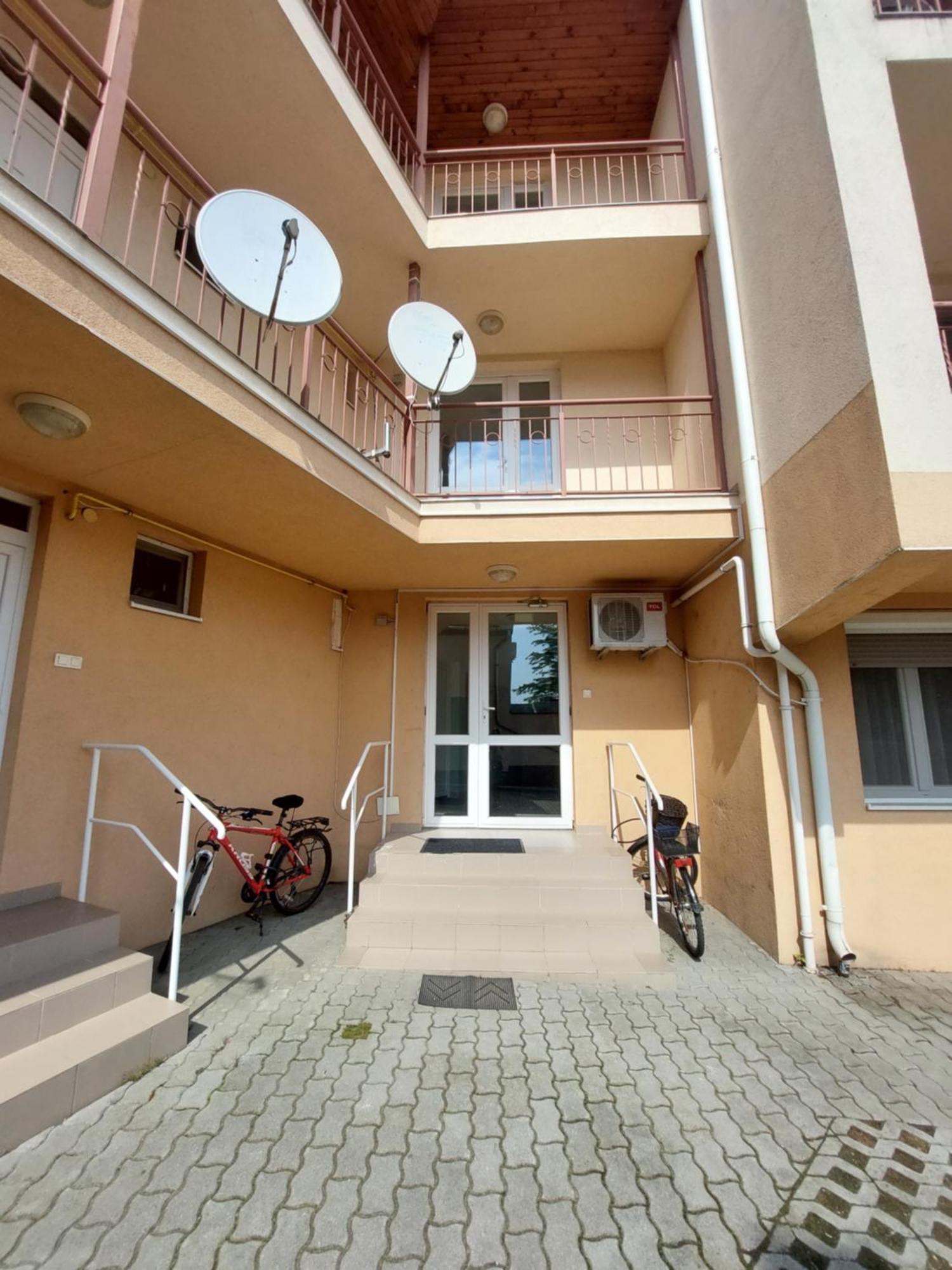 Sunshine Resort Apartment Хайдусобосло Экстерьер фото